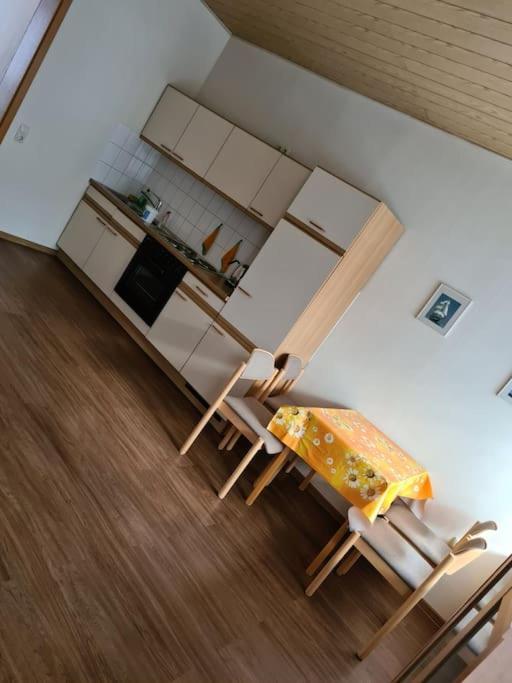Gemuetliche Ferienwohnung Am Waldrand Elgersburg المظهر الخارجي الصورة